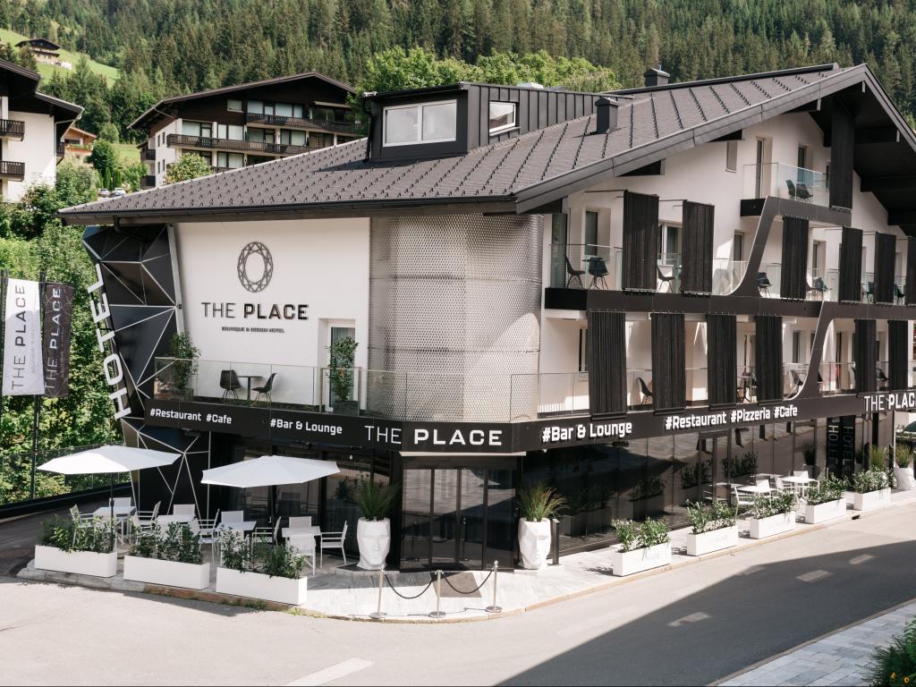 Boutique & Design Hotel The Place, city – Logis-Partner Stoneman Taurista MTB
